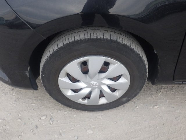 TOYOTA VITZ 2017 Image 38