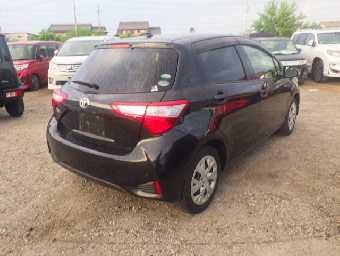 TOYOTA VITZ 2017 Image 4