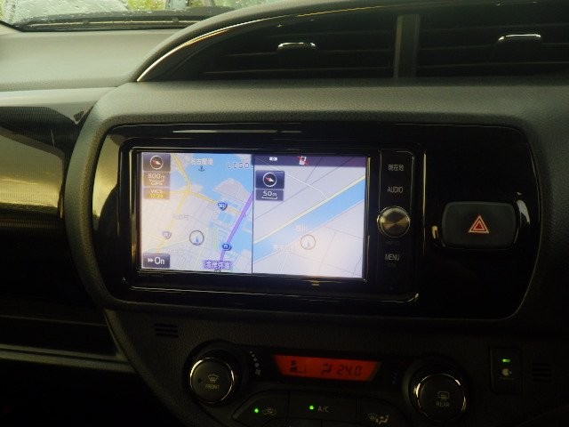 TOYOTA VITZ 2017 Image 21