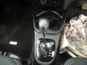 TOYOTA VITZ 2017 Image 9