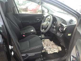 TOYOTA VITZ 2017 Image 12