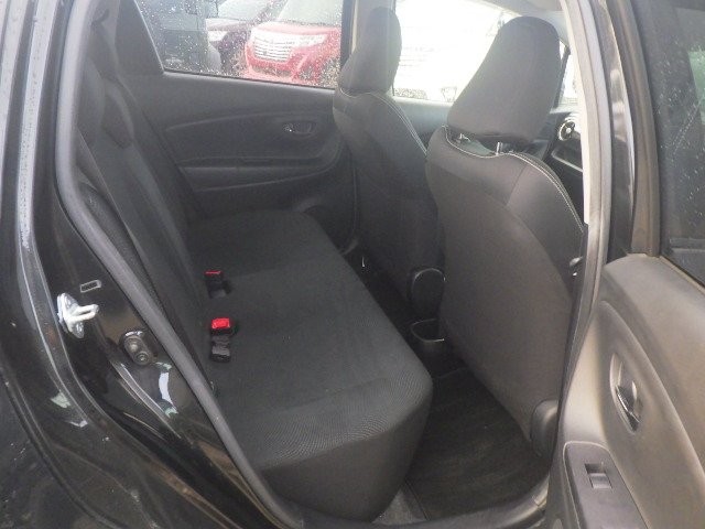 TOYOTA VITZ 2017 Image 27