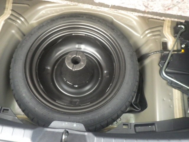 TOYOTA VITZ 2017 Image 29