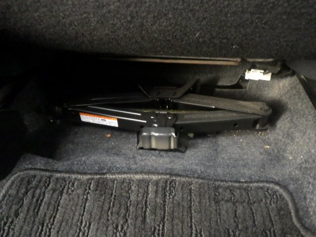 TOYOTA VITZ 2017 Image 30