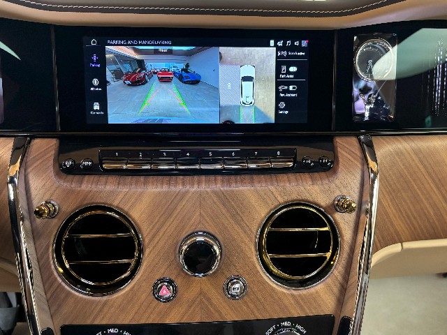 ROLLS ROYCE CULLINAN 2025 Image 52