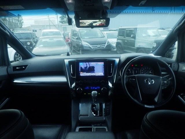 TOYOTA ALPHARD HYBRID 2018 Image 19