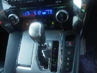 TOYOTA ALPHARD HYBRID 2018 Image 15