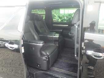 TOYOTA ALPHARD HYBRID 2018 Image 17