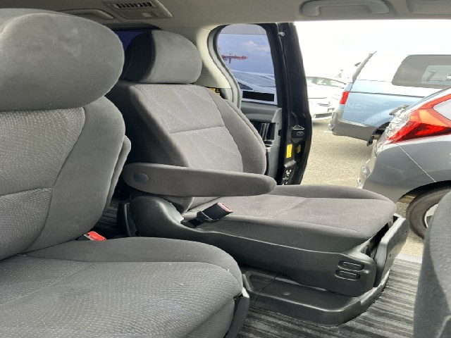 TOYOTA ESTIMA 2014 Image 32