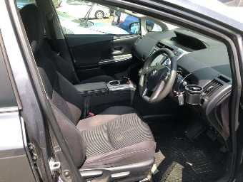 TOYOTA PRIUS ALPHA 2015 Image 5