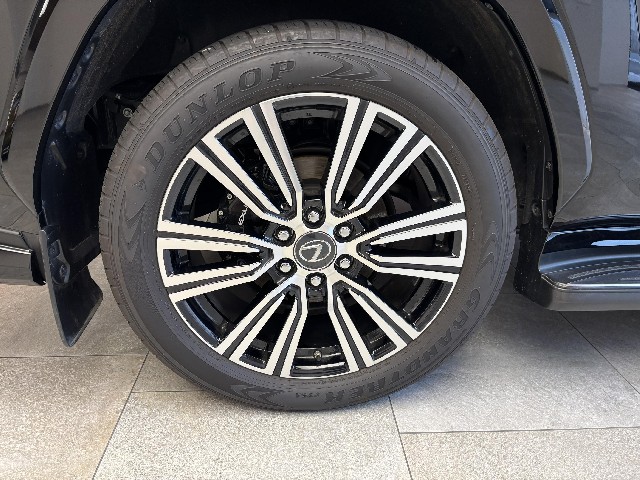 LEXUS LX 2023 Image 19