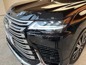 LEXUS LX 2023 Image 9