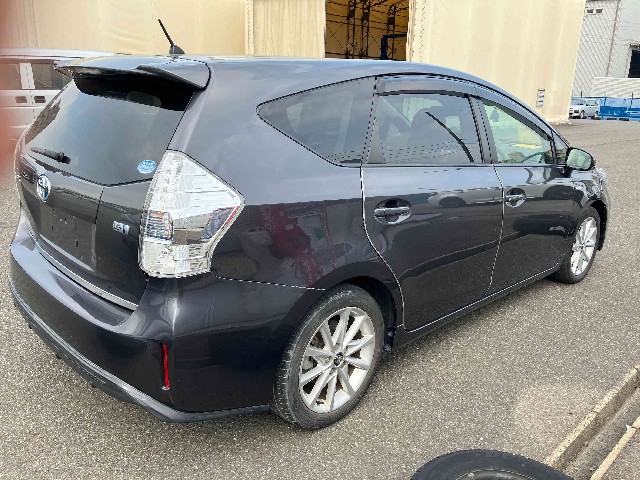 TOYOTA PRIUS ALPHA 2019 Image 21