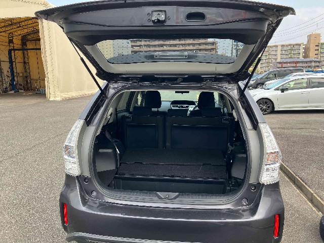 TOYOTA PRIUS ALPHA 2019 Image 24