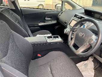 TOYOTA PRIUS ALPHA 2019 Image 8