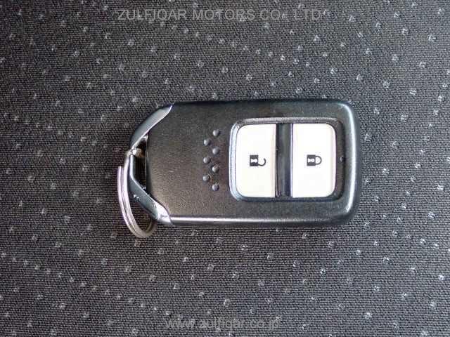 HONDA FIT HYBRID 2016 Image 7