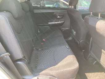 TOYOTA PRIUS ALPHA 2020 Image 7