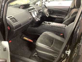 TOYOTA PRIUS ALPHA 2016 Image 8