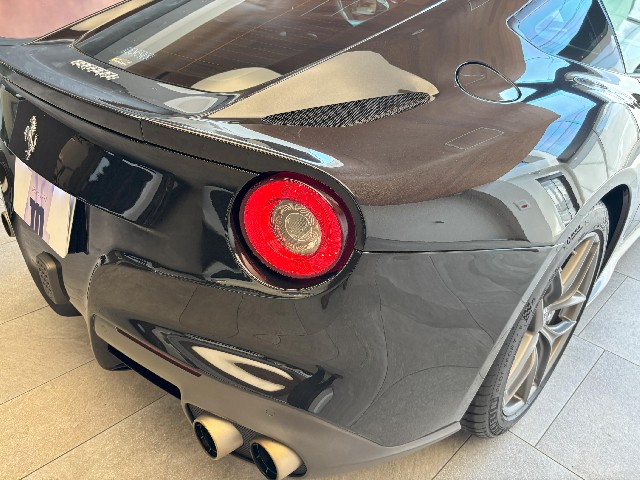 FERRARI F12 BERLINETTA 2015 Image 21