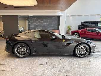 FERRARI F12 BERLINETTA 2015 Image 4