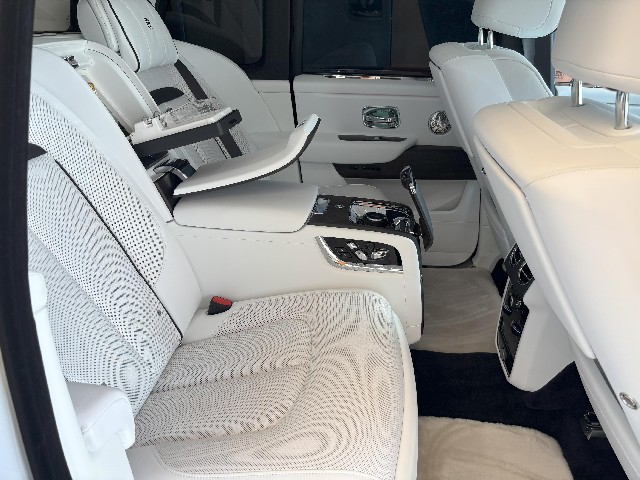 ROLLS ROYCE CULLINAN 2024 Image 32