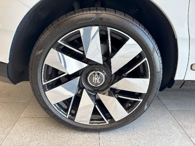 ROLLS ROYCE CULLINAN 2024 Image 39