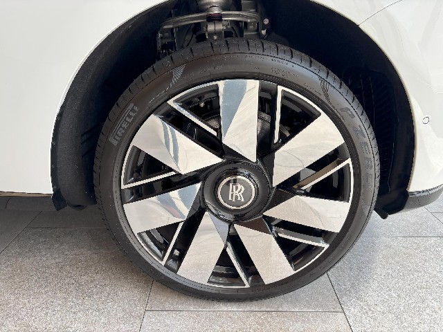 ROLLS ROYCE CULLINAN 2024 Image 40