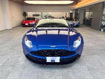 ASTON MARTIN DB11 2017 Image 2