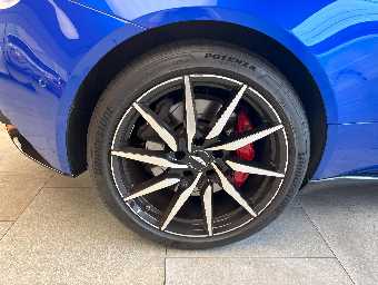 ASTON MARTIN DB11 2017 Image 11