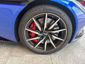 ASTON MARTIN DB11 2017 Image 12