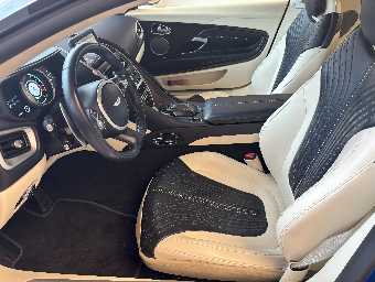 ASTON MARTIN DB11 2017 Image 16