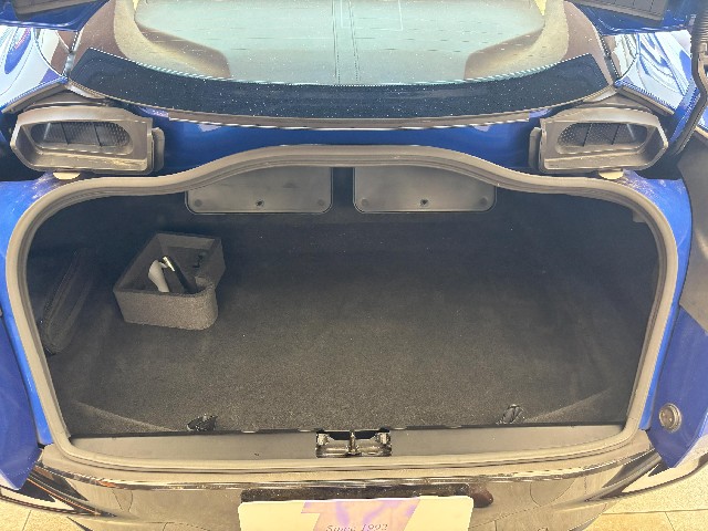 ASTON MARTIN DB11 2017 Image 26