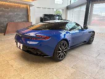 ASTON MARTIN DB11 2017 Image 5