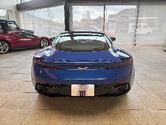 ASTON MARTIN DB11 2017 Image 6