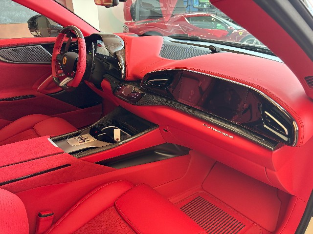 FERRARI PUROSANGUE 2025 Image 32