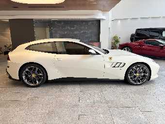 FERRARI GTC4 LUSSO 2017 Image 4