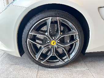 FERRARI GTC4 LUSSO 2017 Image 9