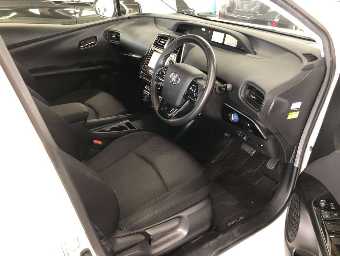 TOYOTA PRIUS 2019 Image 5