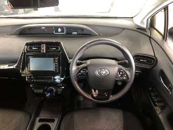 TOYOTA PRIUS 2019 Image 6