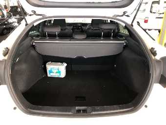 TOYOTA PRIUS 2019 Image 8