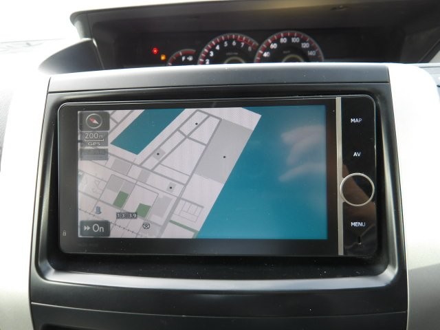 TOYOTA NOAH 2013 Image 26