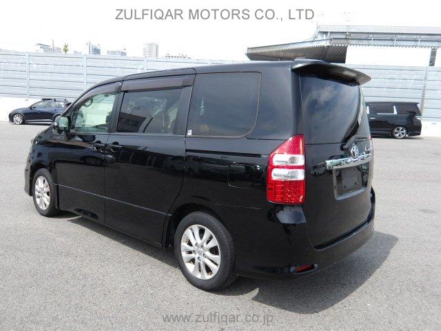 TOYOTA NOAH 2013 Image 9