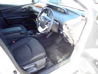 TOYOTA PRIUS 2018 Image 3