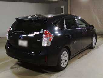 TOYOTA PRIUS ALPHA 2015 Image 2