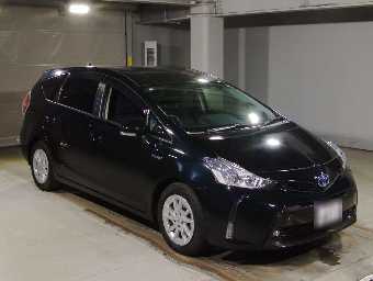 TOYOTA PRIUS ALPHA 2015 Image 3