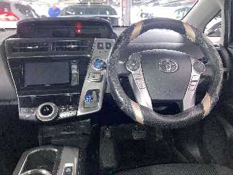 TOYOTA PRIUS ALPHA 2015 Image 6