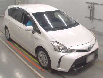 TOYOTA PRIUS ALPHA 2015 Image 5