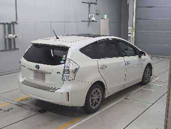 TOYOTA PRIUS ALPHA 2014 Image 2