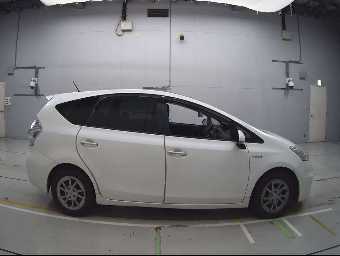 TOYOTA PRIUS ALPHA 2014 Image 3