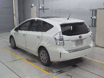 TOYOTA PRIUS ALPHA 2014 Image 6